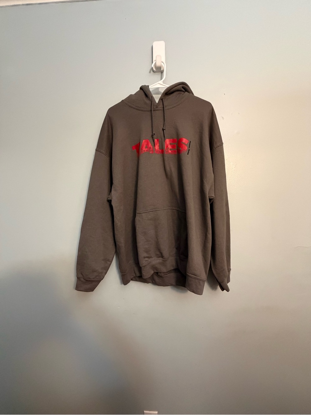 Gildan Grey Pullover Hoodie Red TALES Graphic Kangaroo Pocket Size XL